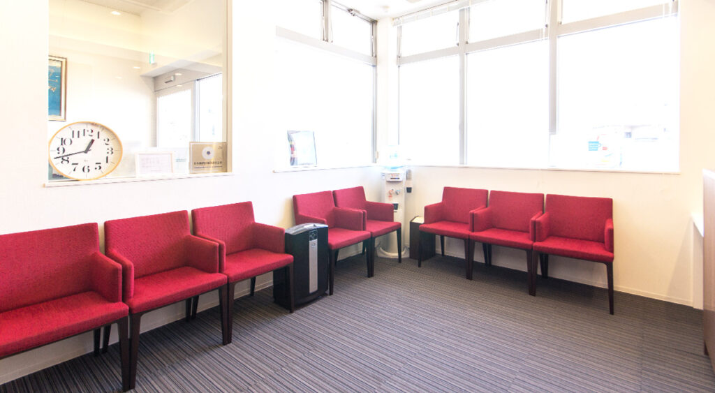 モトキデンタルクリニックー待合室
