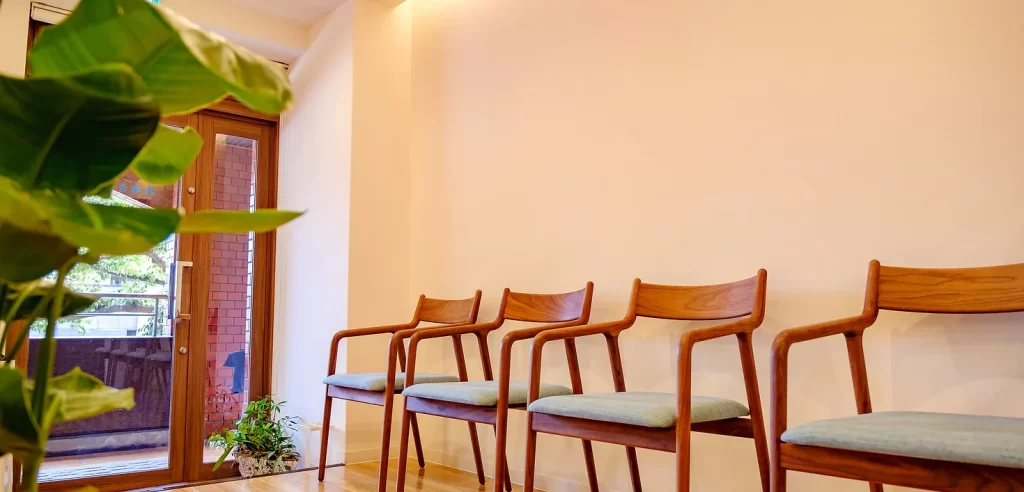 大名さとう歯科ー待合室