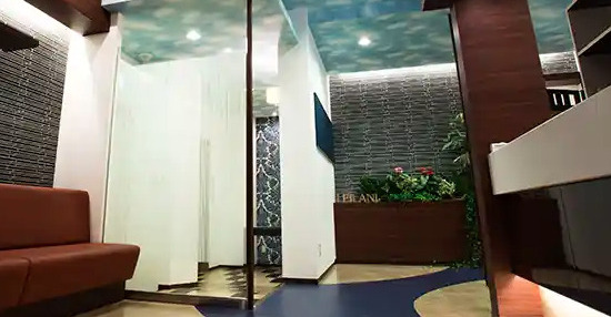 レイラニデンタルサロン・矯正歯科-待合室