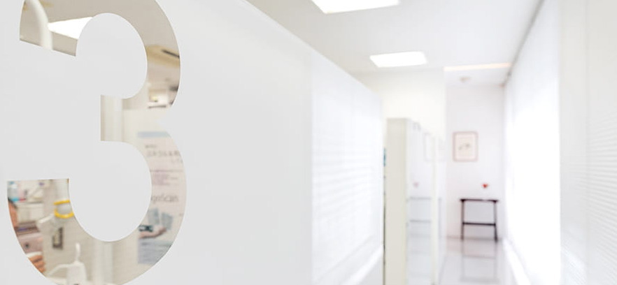 トリプルエープラスデンタルクリニック-通路2