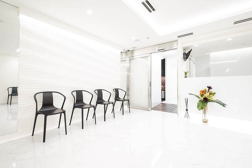 福岡天神リボン歯科・矯正歯科ー待合室