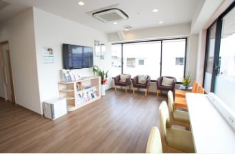 公園通り歯科待合室