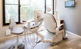 秋山歯科・矯正歯科医院特別診療室