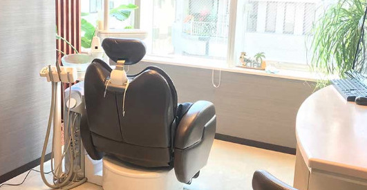 レイラニデンタルサロン・矯正歯科-診察室