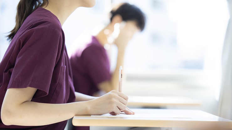 介護施設の看護師にはスキルや資格は必要？